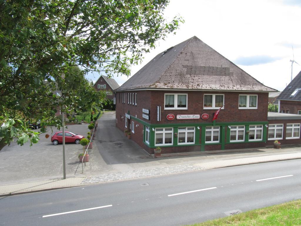 Hotel Deutsches Haus Francop Hamburg-Harburg Buitenkant foto