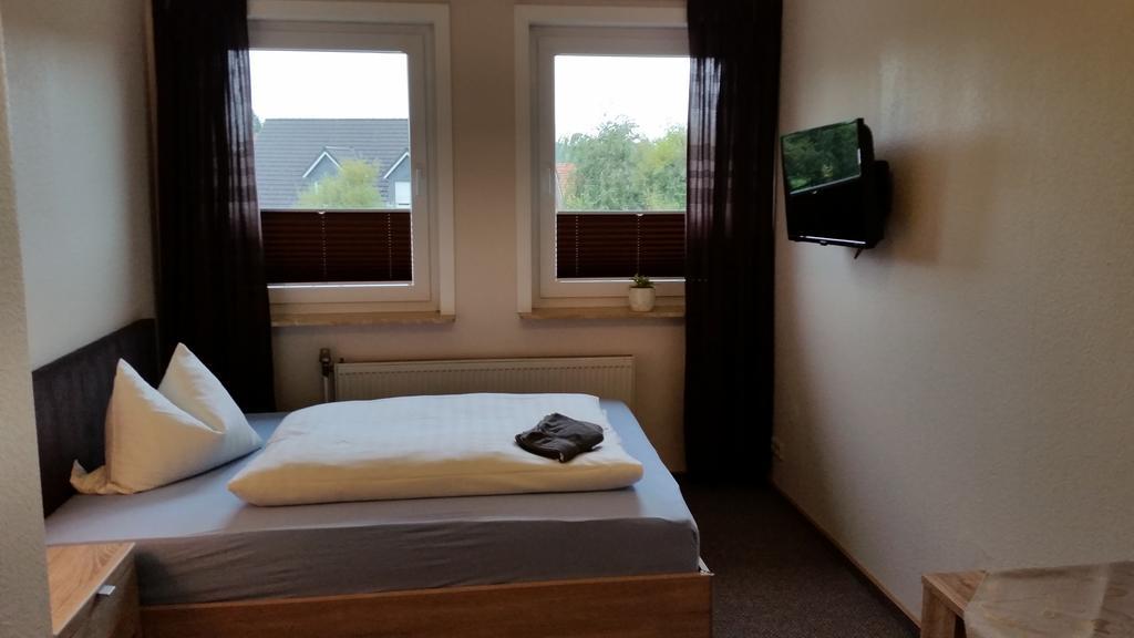Hotel Deutsches Haus Francop Hamburg-Harburg Buitenkant foto