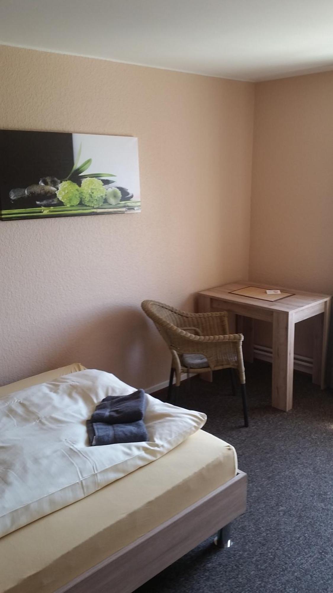 Hotel Deutsches Haus Francop Hamburg-Harburg Buitenkant foto