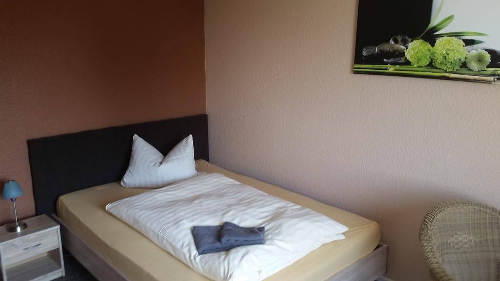 Hotel Deutsches Haus Francop Hamburg-Harburg Buitenkant foto