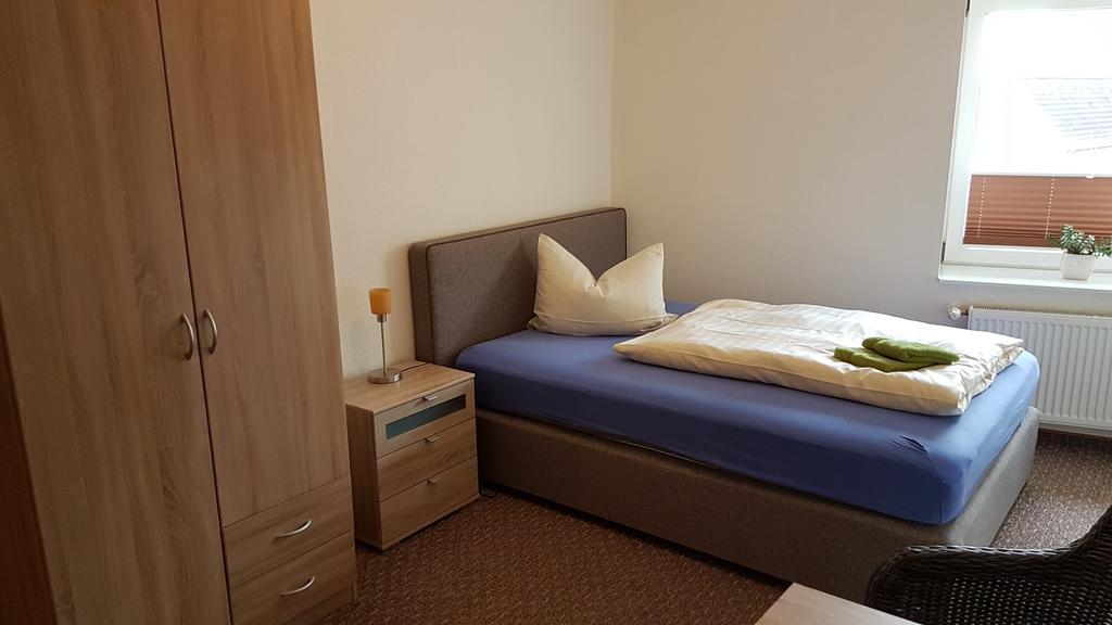 Hotel Deutsches Haus Francop Hamburg-Harburg Buitenkant foto